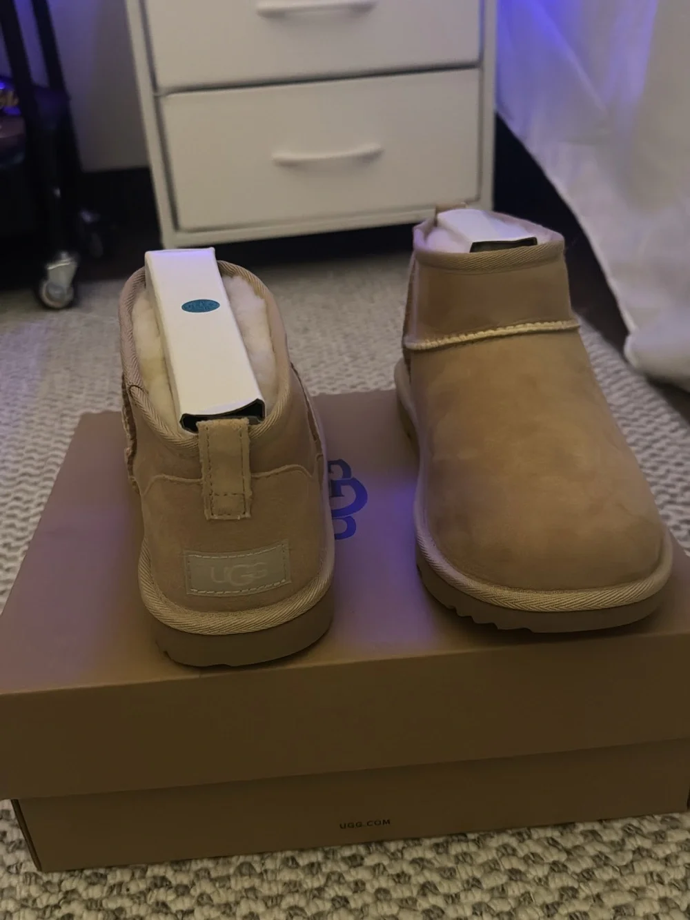UGG Classic Ultra Mini Sand Kids 6 / Women’s 8 NWT